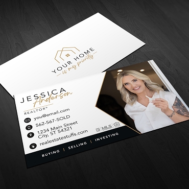 Black & Gold Sophisticated Real Estate Agent Business Card